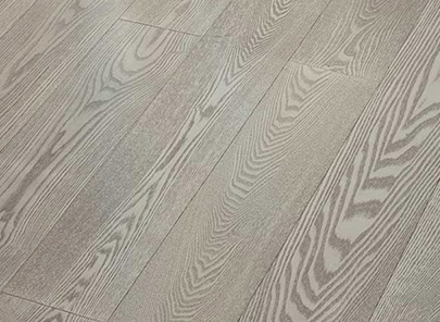 木地板到底应该选品牌地板还是杂牌地板